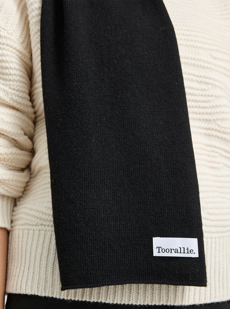 Fine Wool Scarf - Black