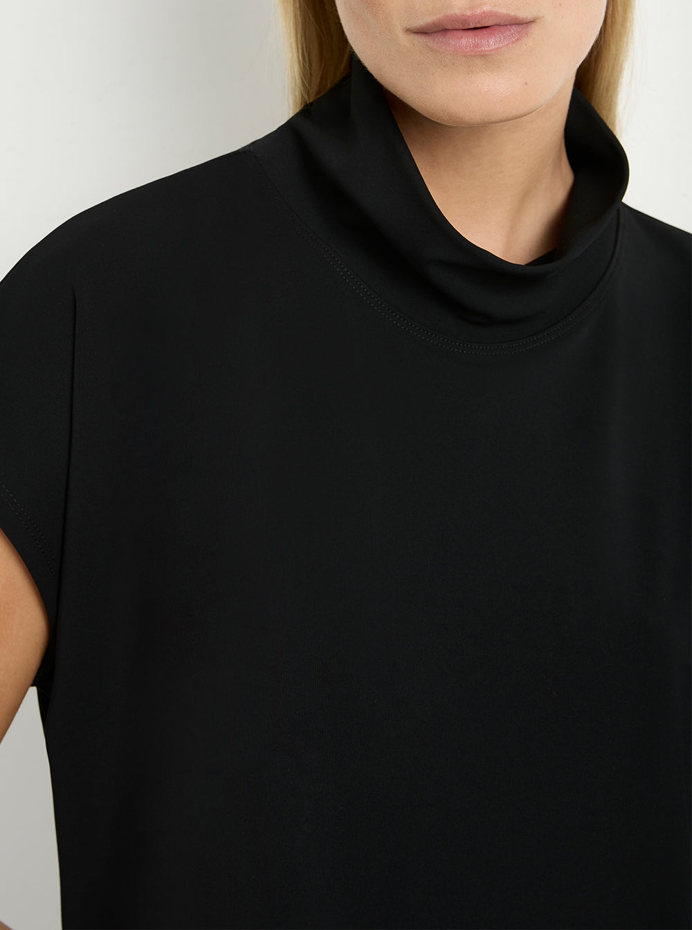 Powder Knit Funnel Shell - Black – HEM Store