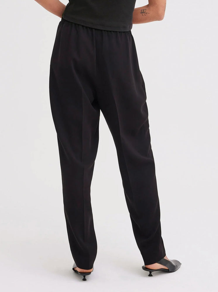 Globe Pant - Black