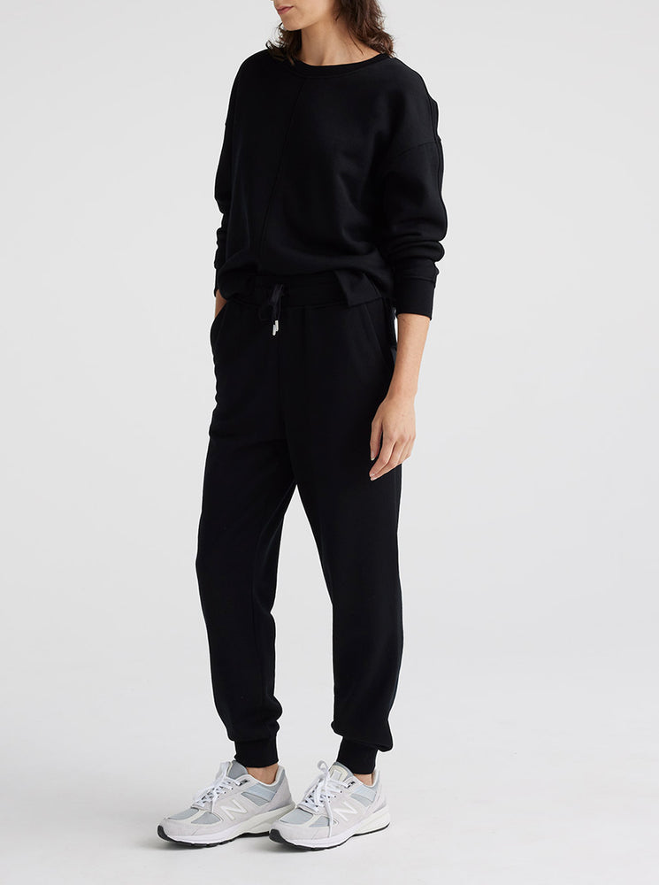 Lounge Split Hem Crew - Black