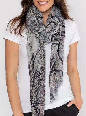 
            
                Load image into Gallery viewer, Motion Merino Wool Scarf
            
        